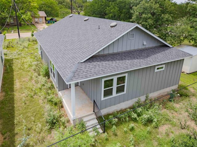 627 Birch LN, Cottonwood Shores, TX 78657