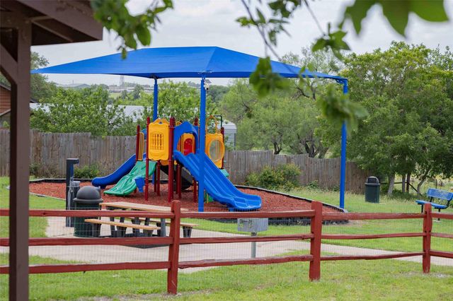 627 Birch LN, Cottonwood Shores, TX 78657