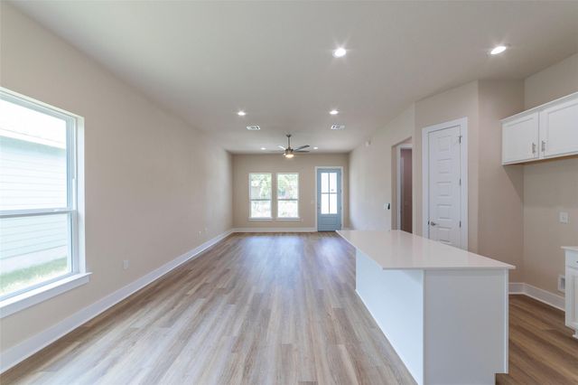 627 Birch LN, Cottonwood Shores, TX 78657