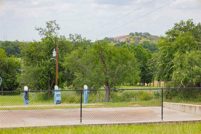 627 Birch LN, Cottonwood Shores, TX 78657