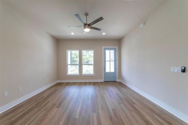 627 Birch LN, Cottonwood Shores, TX 78657