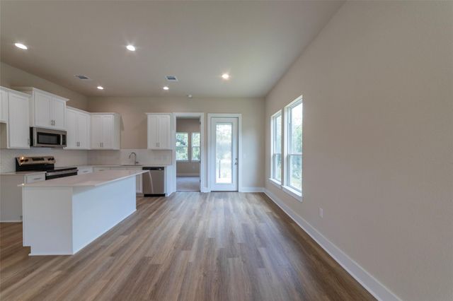 627 Birch LN, Cottonwood Shores, TX 78657