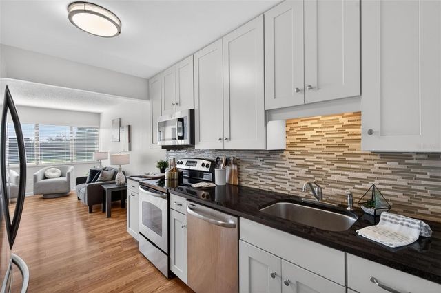 5080 LOCUST STREET NE 328, St Petersburg, FL 33703