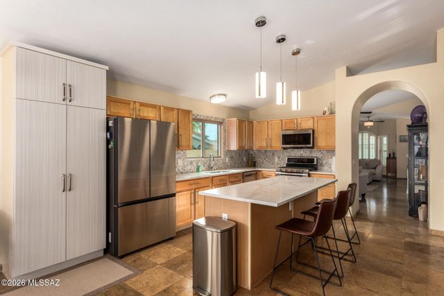 12920 N Pioneer Way, Oro Valley, AZ 85755