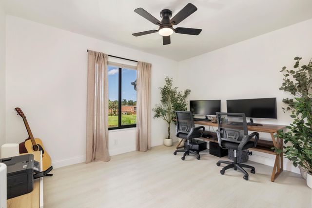1008 Green Pine Boulevard H3, West Palm Beach, FL 33409