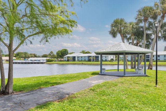 1008 Green Pine Boulevard H3, West Palm Beach, FL 33409
