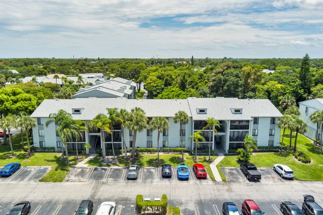 1008 Green Pine Boulevard H3, West Palm Beach, FL 33409