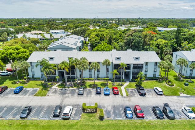 1008 Green Pine Boulevard H3, West Palm Beach, FL 33409