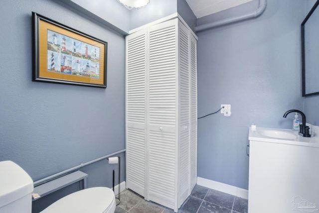 421 Cumberland Ave, Gulf Breeze, FL 32561