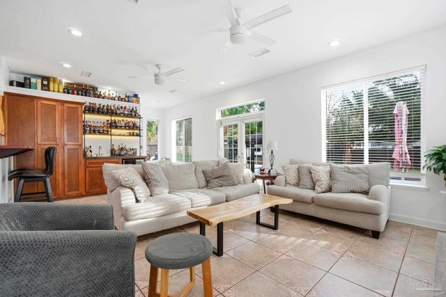 421 Cumberland Ave, Gulf Breeze, FL 32561