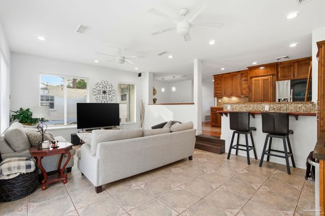 421 Cumberland Ave, Gulf Breeze, FL 32561