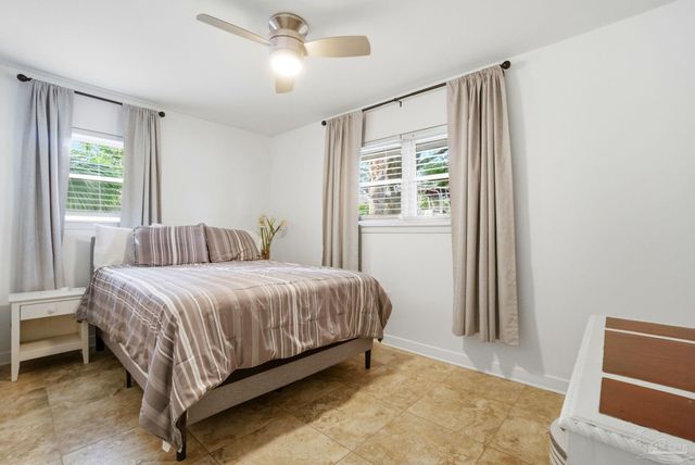 421 Cumberland Ave, Gulf Breeze, FL 32561