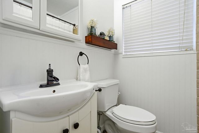 421 Cumberland Ave, Gulf Breeze, FL 32561