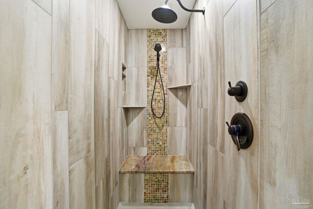 421 Cumberland Ave, Gulf Breeze, FL 32561