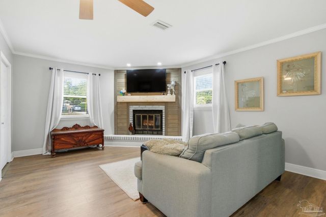 421 Cumberland Ave, Gulf Breeze, FL 32561