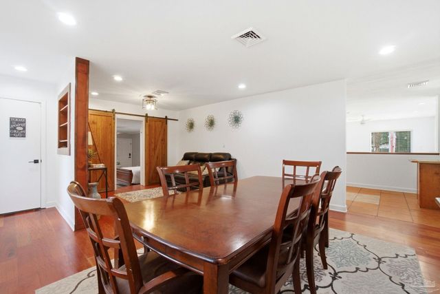 421 Cumberland Ave, Gulf Breeze, FL 32561