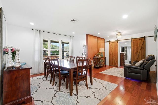 421 Cumberland Ave, Gulf Breeze, FL 32561