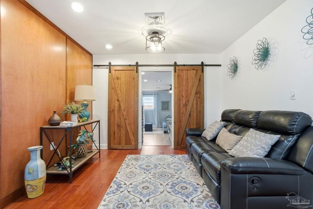 421 Cumberland Ave, Gulf Breeze, FL 32561