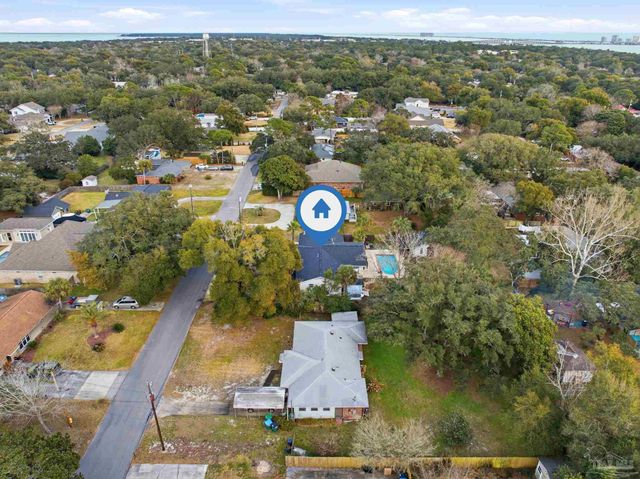 421 Cumberland Ave, Gulf Breeze, FL 32561