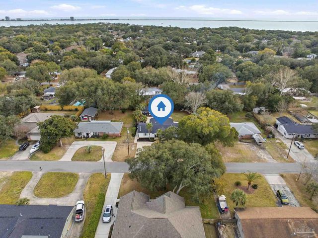 421 Cumberland Ave, Gulf Breeze, FL 32561