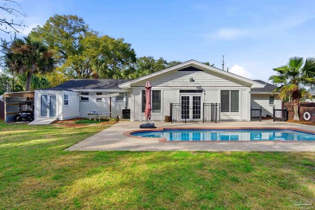 421 Cumberland Ave, Gulf Breeze, FL 32561