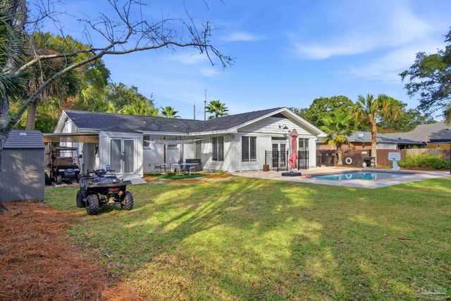 421 Cumberland Ave, Gulf Breeze, FL 32561