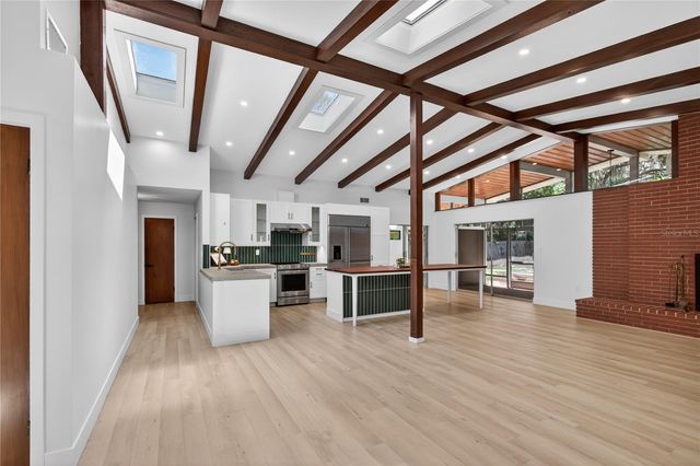 719 W NELSON STREET, Tavares, FL 32778