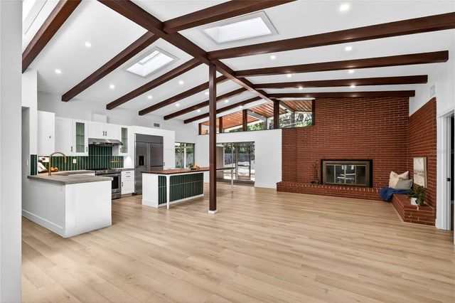 719 W NELSON STREET, Tavares, FL 32778