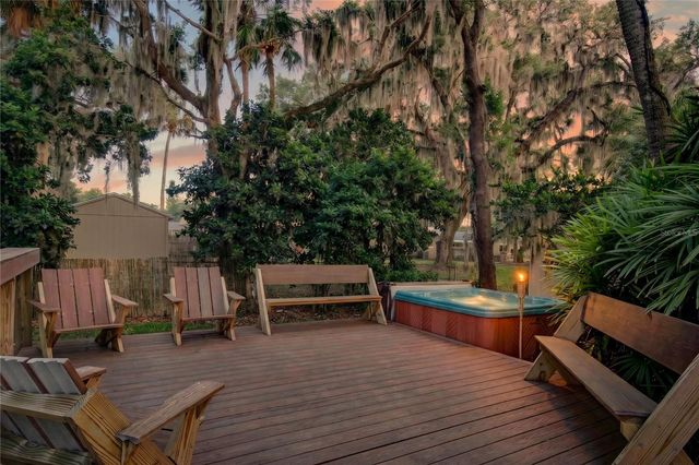 719 W NELSON STREET, Tavares, FL 32778