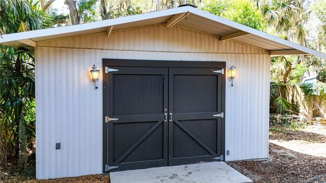 719 W NELSON STREET, Tavares, FL 32778