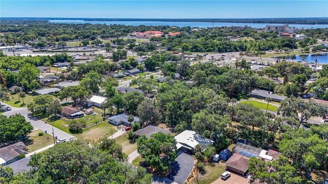 719 W NELSON STREET, Tavares, FL 32778