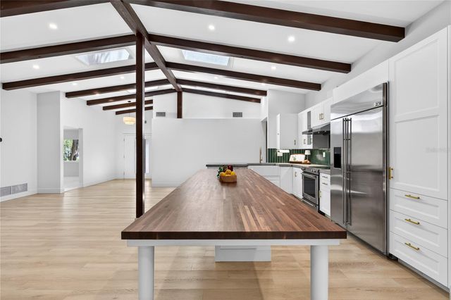 719 W NELSON STREET, Tavares, FL 32778