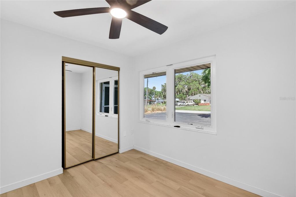 Image 25 of property listing at 719 W NELSON STREET, Tavares, FL 32778