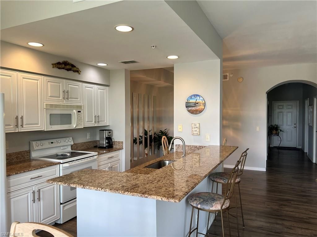 7525 Stoneybrook DR 932, NAPLES, FL 34112 — photo 2