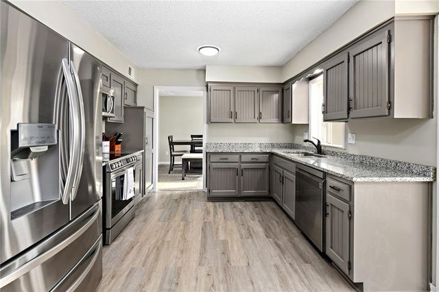 710 SW Murray Road, Lee's Summit, MO 64081