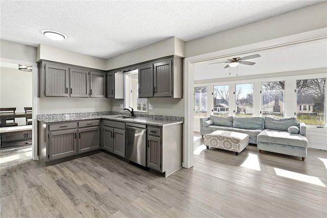 710 SW Murray Road, Lee's Summit, MO 64081