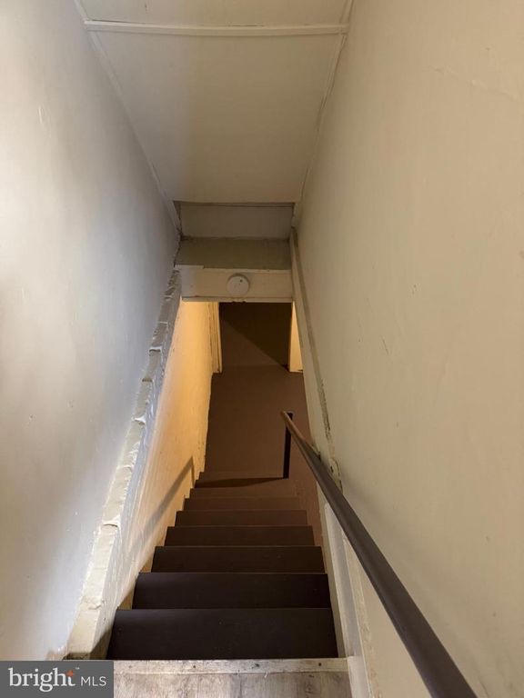 Image 8 of property listing at 412 N CURLEY ST, Baltimore, MD 21224