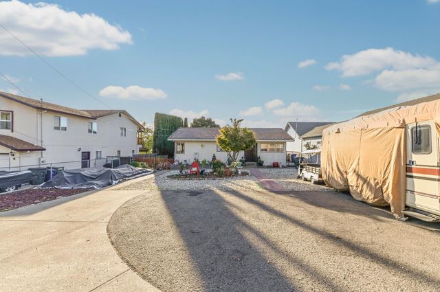 10471 Mariposa Ave, Jackson, CA 95642