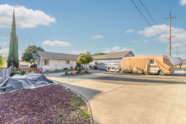 10471 Mariposa Ave, Jackson, CA 95642