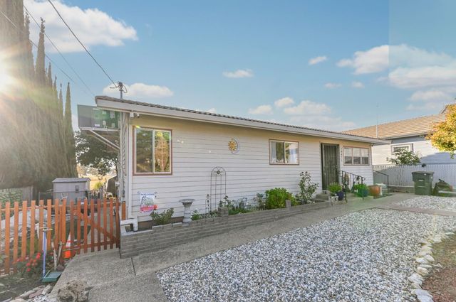 10471 Mariposa Ave, Jackson, CA 95642