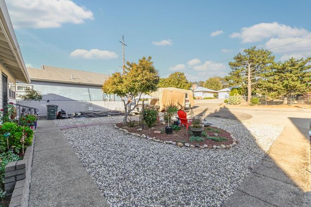 10471 Mariposa Ave, Jackson, CA 95642