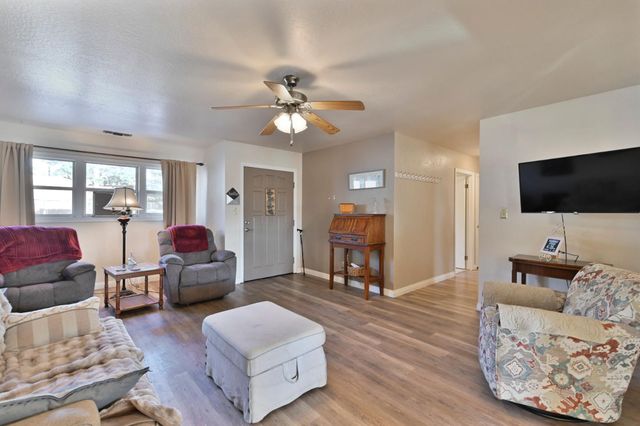 10471 Mariposa Ave, Jackson, CA 95642