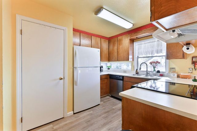 10471 Mariposa Ave, Jackson, CA 95642