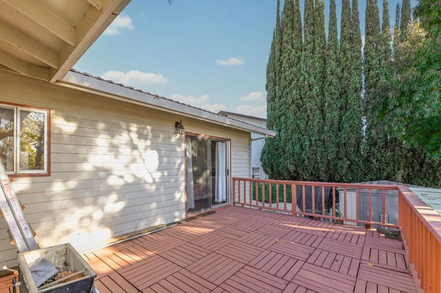 10471 Mariposa Ave, Jackson, CA 95642