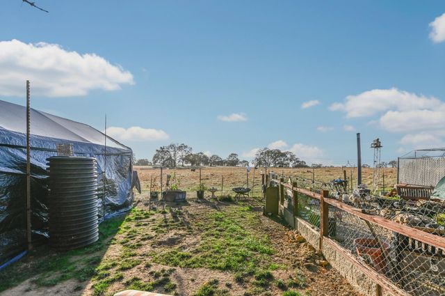 10471 Mariposa Ave, Jackson, CA 95642