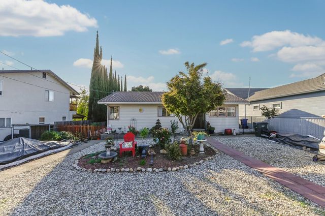 10471 Mariposa Ave, Jackson, CA 95642