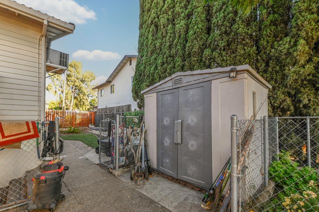 10471 Mariposa Ave, Jackson, CA 95642