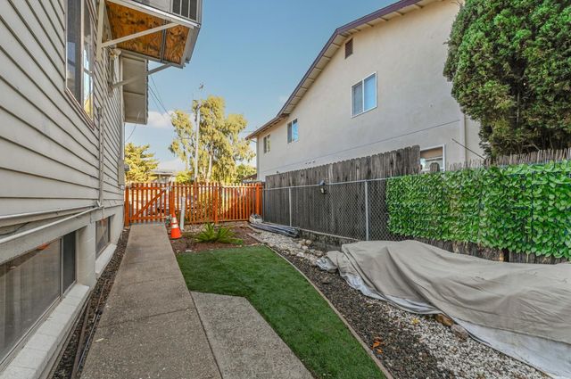 10471 Mariposa Ave, Jackson, CA 95642