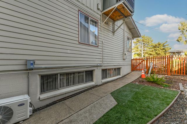 10471 Mariposa Ave, Jackson, CA 95642