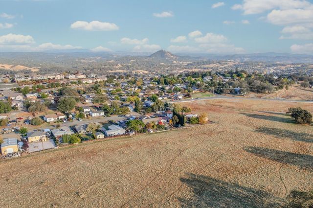 10471 Mariposa Ave, Jackson, CA 95642